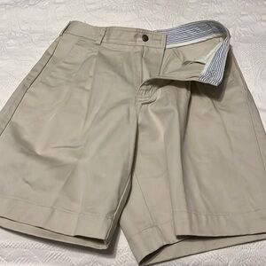 Liz Claiborne beige all cotton walking shorts size 10 great condition